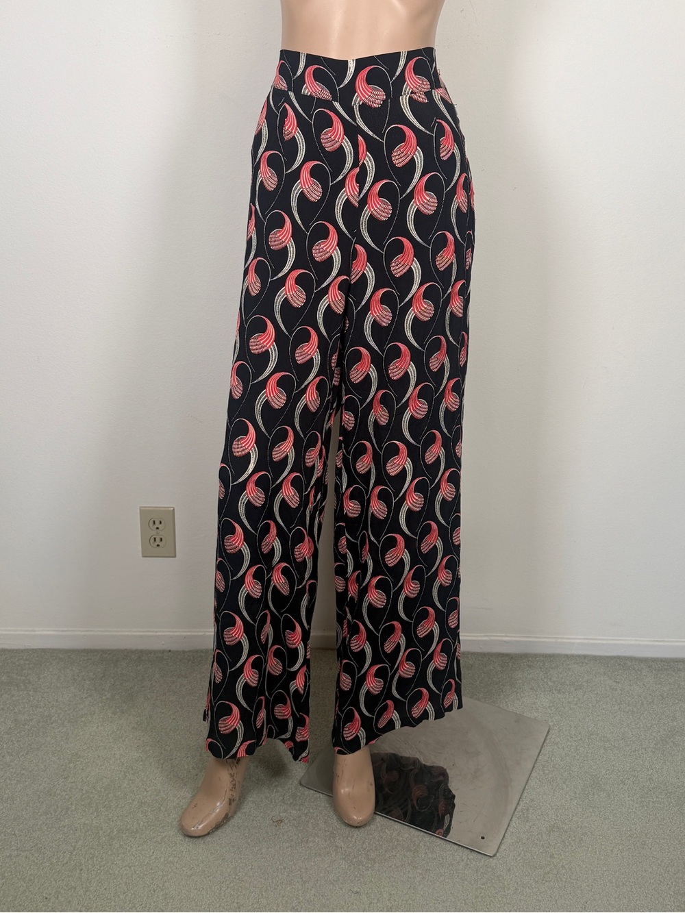 Loco lindo Black & Pink Wide Leg Printed Palazzo Pants